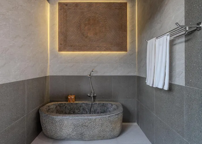 Sitala Luxury Lodge *